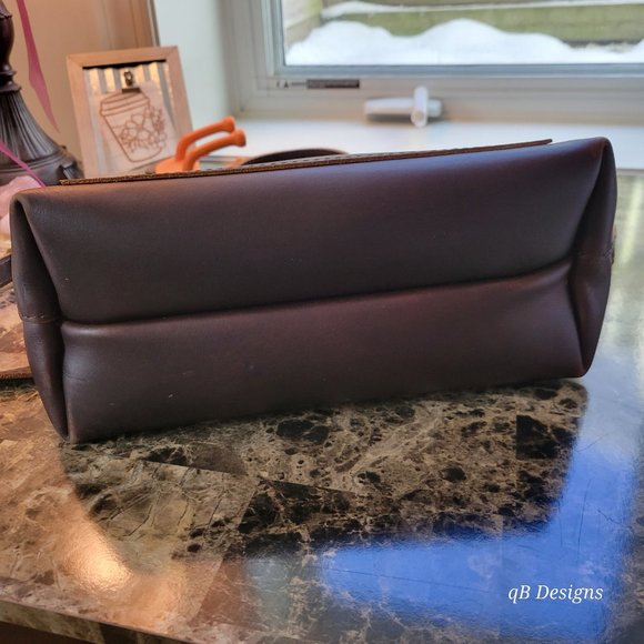 Portland Leather Medium Crossbody Tote w/Zipper, Grizzly - Picture 7 of 9